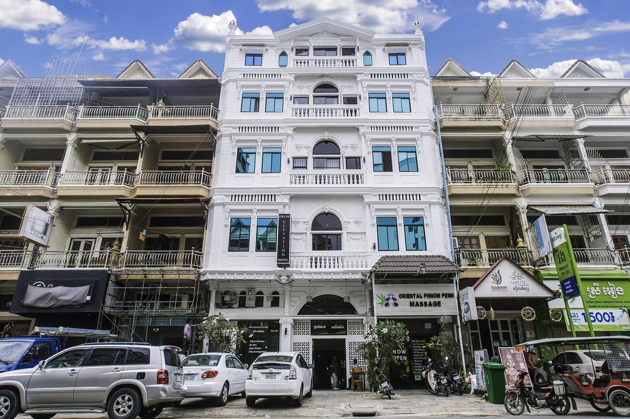 Grand Elevation Hotel