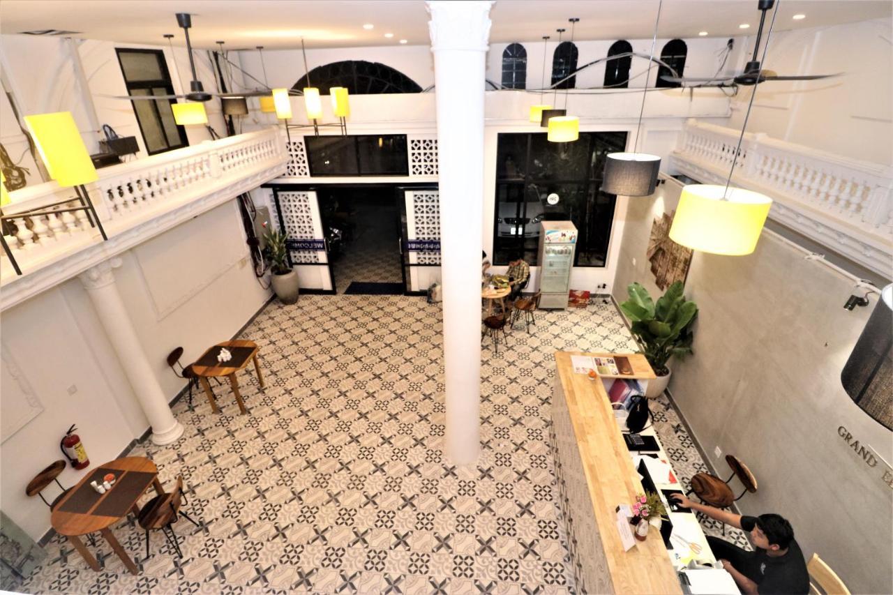 Hotel Grand Elevation